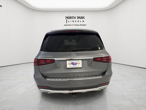 Used 2025 Mercedes-Benz GLS 450 4MATIC image 4