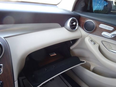 Used 2022 Mercedes-Benz GLC 300 image 29