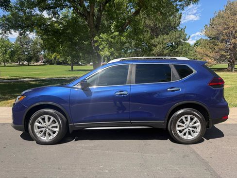 Used 2018 Nissan Rogue SV w/ Premium Package AWD/4WD image 2