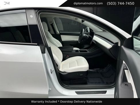 Used 2022 Tesla Model Y Performance image 19