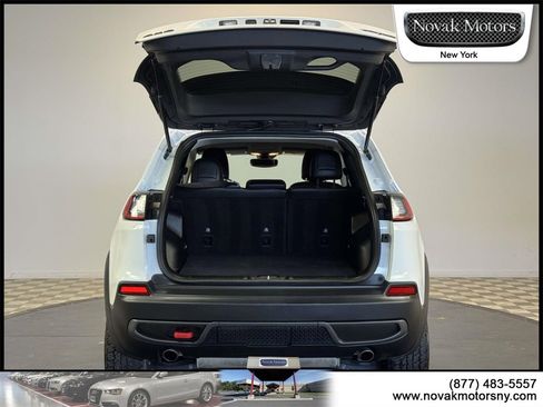 Used 2022 Jeep Cherokee Trailhawk image 6