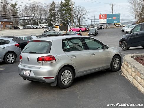 Used 2014 Volkswagen Golf 4-Door FWD image 9