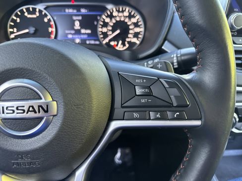 Used 2022 Nissan Altima 2.5 SR FWD image 15