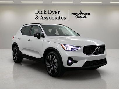 New 2025 Volvo XC40 B5 Plus