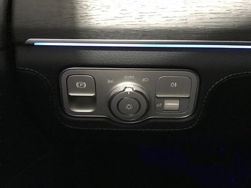 Used 2024 Mercedes-Benz GLE 450 4MATIC image 17