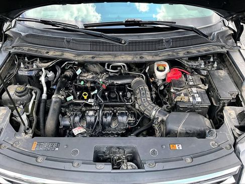 Used 2019 Ford Explorer XLT w/ Equipment Group 202A FWD image 9
