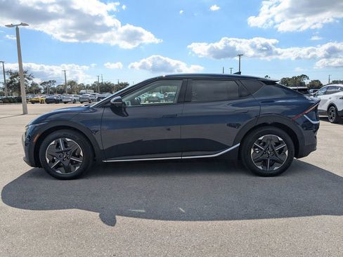 Used 2025 Kia EV6 Light w/ Light LR Technology Package RWD image 8