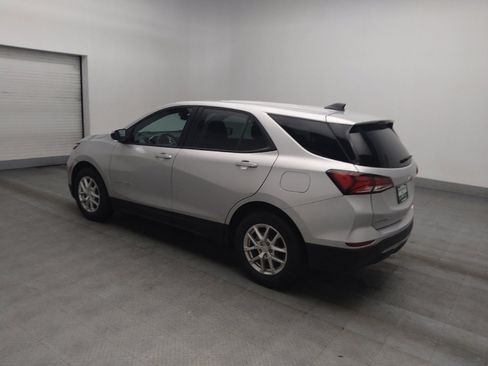 Used 2022 Chevrolet Equinox LT w/ Driver Convenience Package image 3