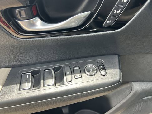 Used 2024 Honda CR-V EX-L image 11