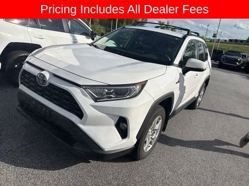 Used 2021 Toyota RAV4 XLE AWD/4WD image 1