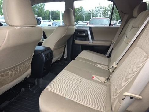 Used 2016 Toyota 4Runner SR5 AWD/4WD image 17
