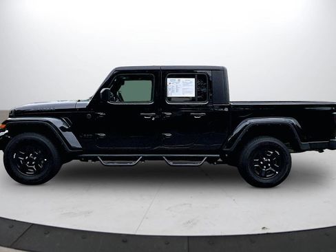 Certified 2022 Jeep Gladiator Sport AWD/4WD image 6