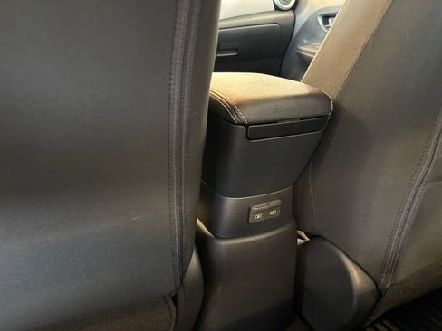 Used 2020 Nissan Versa SV FWD image 21