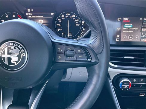 Used 2020 Alfa Romeo Giulia w/ Cold Weather Package RWD image 22