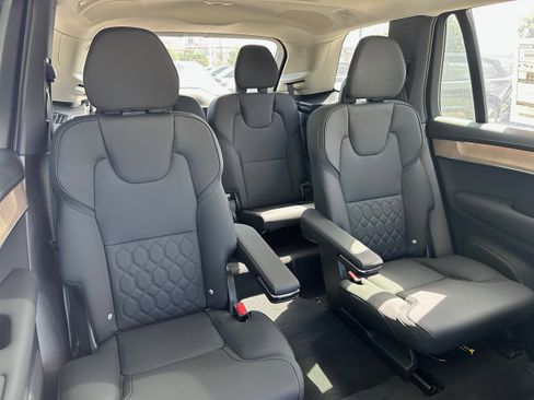 New 2026 Volvo XC90 B5 Plus image 10