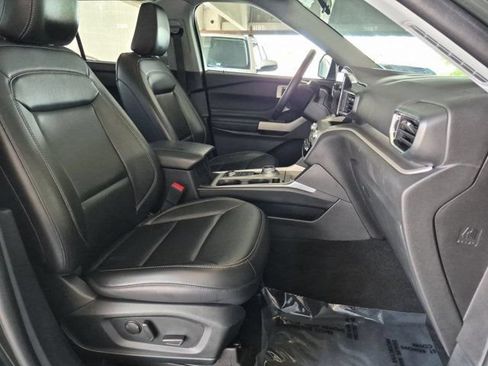 Used 2022 Ford Explorer XLT w/ Equipment Group 202A AWD/4WD image 21