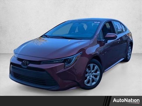Used 2025 Toyota Corolla LE image 1
