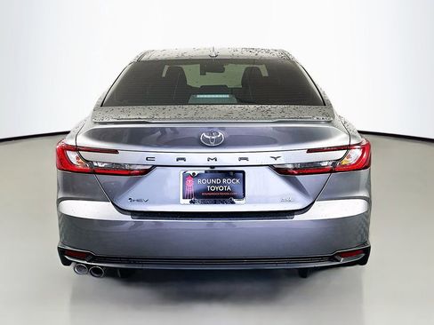 Used 2025 Toyota Camry SE image 6