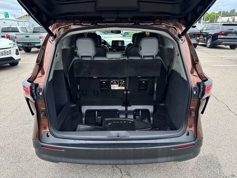 Used 2021 Toyota Sienna XLE w/ XLE Plus Package AWD/4WD image 7
