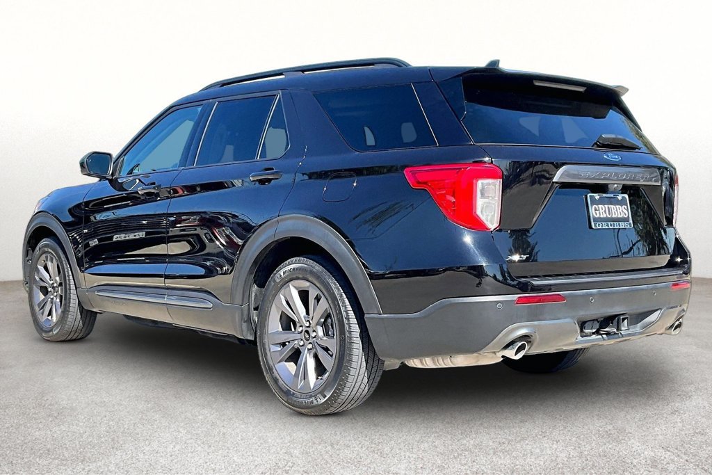 Used 2024 Ford Explorer XLT w/ Equipment Group 202A RWD image 15