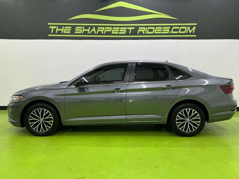 Used 2019 Volkswagen Jetta SE w/ Cold Weather Package image 6