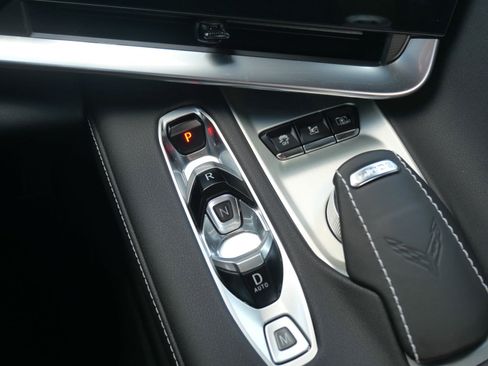 Used 2024 Chevrolet Corvette Stingray Preferred Conv w/ Z51 Performance Package RWD image 28