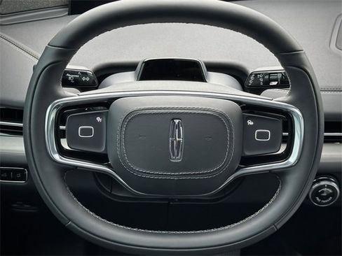 New 2025 Lincoln Navigator Reserve w/ Jet Appearance Package image 30