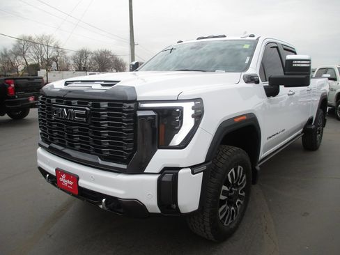 Used 2024 GMC Sierra 2500 Denali Ultimate image 11