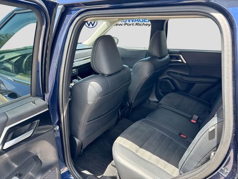 Used 2024 Mitsubishi Outlander SE FWD image 24