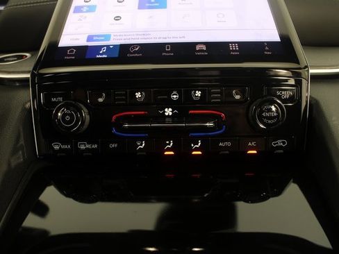 New 2025 Jeep Grand Cherokee Limited image 8