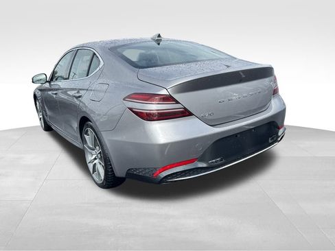 Used 2023 Genesis G70 2.0T image 5