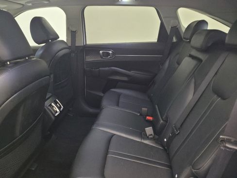 Used 2024 Kia Sorento S w/ Panoramic Sunroof Package FWD image 18
