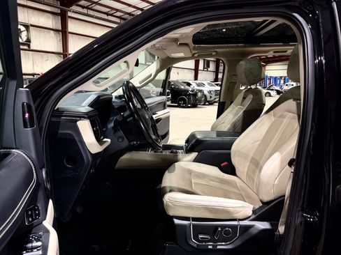 Used 2023 Ford Expedition Max Platinum AWD/4WD image 13