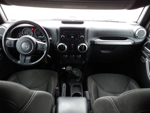 Used 2016 Jeep Wrangler Unlimited Rubicon w/ Connectivity Group AWD/4WD image 20
