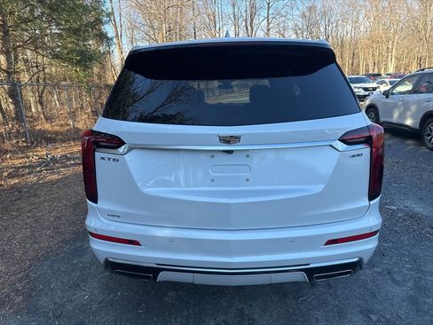 Used 2023 Cadillac XT6 Premium Luxury image 5