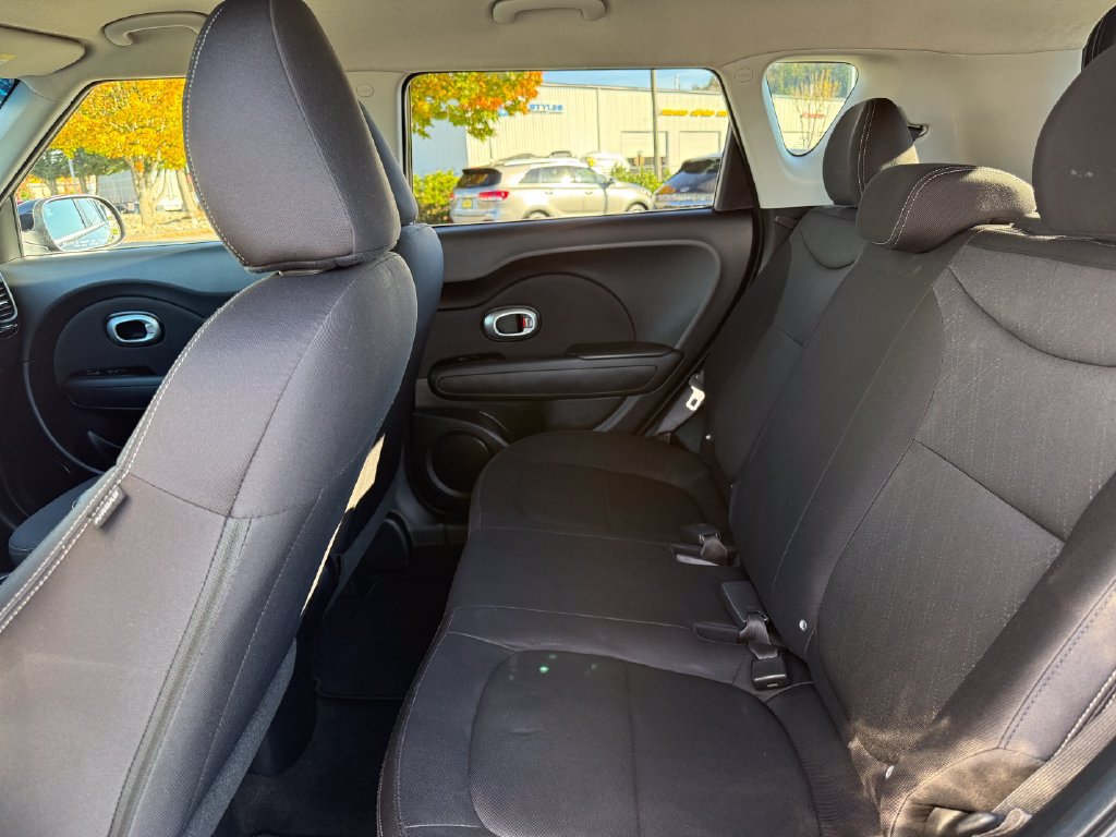 Used 2016 Kia Soul FWD image 14