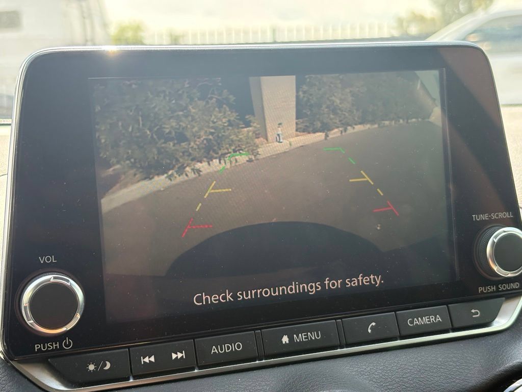 Used 2020 Nissan Sentra SV FWD image 13