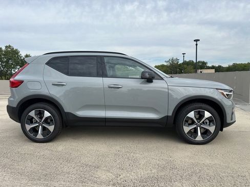 New 2026 Volvo XC40 B5 Plus w/ Protection Package Premier image 8