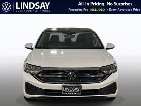 Used 2024 Volkswagen Jetta SE w/ Panoramic Sunroof Package FWD image 9