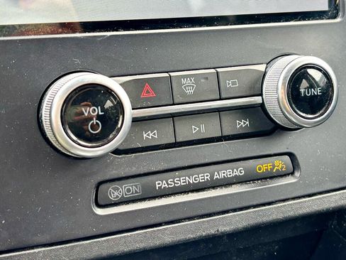 Used 2021 Ford Edge SE image 22