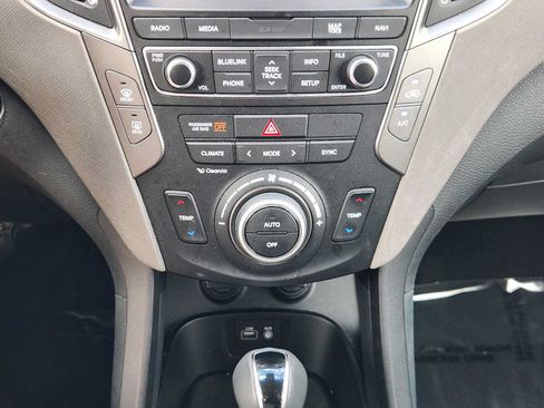 Used 2018 Hyundai Santa Fe Sport w/ 2.0T Ultimate Tech Package 05 FWD image 18