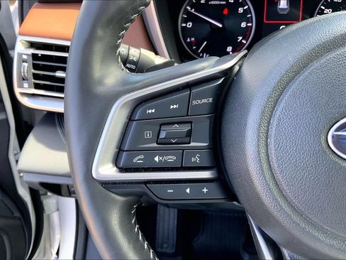 Used 2023 Subaru Outback Touring AWD/4WD image 11