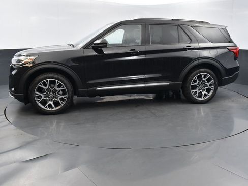 New 2025 Ford Explorer Platinum w/ Ultimate Package image 17