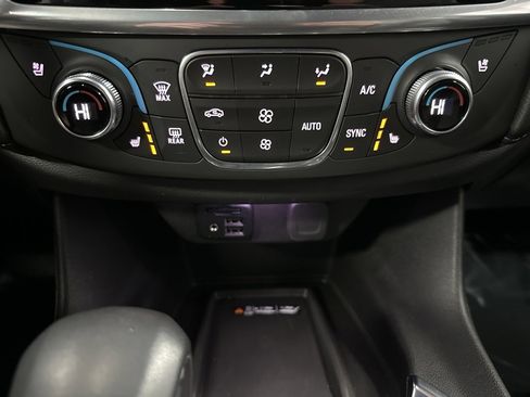 Used 2022 Chevrolet Traverse High Country image 26