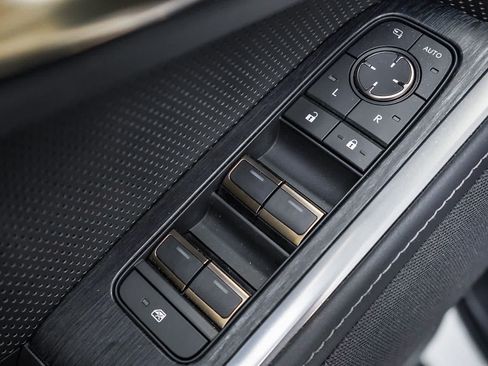 Used 2025 Lexus GX 550 w/ Cold Area Package AWD/4WD image 19