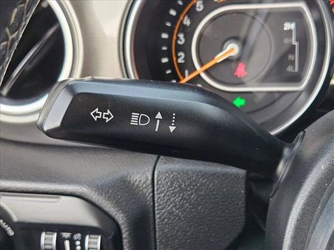 Used 2019 Jeep Wrangler Unlimited Sahara AWD/4WD image 15