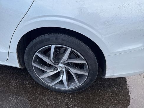 Used 2020 Volvo S60 T5 Momentum image 11