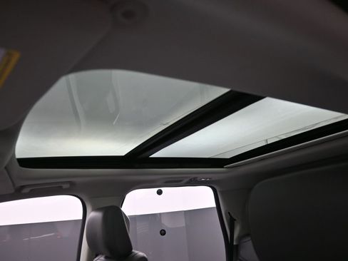 New 2025 Ford Expedition Active image 4