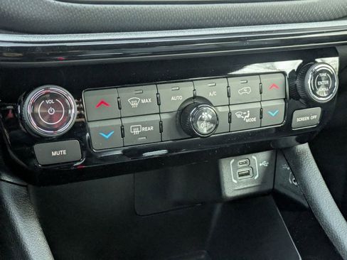 New 2026 Jeep Compass Limited image 21