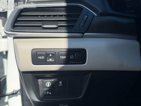 Used 2022 Honda Accord Touring image 16